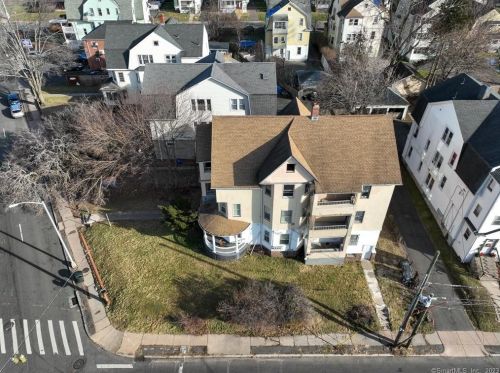 433 New Britain Ave, Hartford CT  06106-3832 exterior