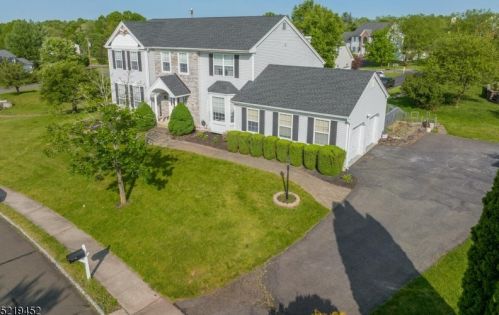 2 Orchard Dr, White House Station, NJ 08889-2036