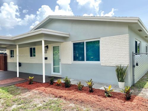 822 12th Ave, Dania Beach FL  33004-2351 exterior