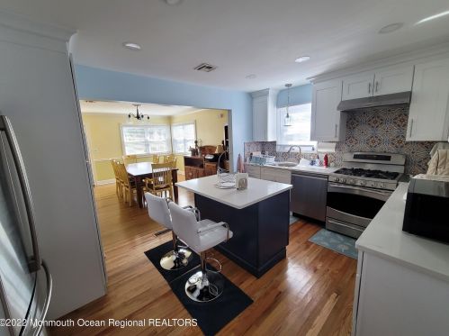 1 Ann Ct, Hazlet, NJ 07730-1501