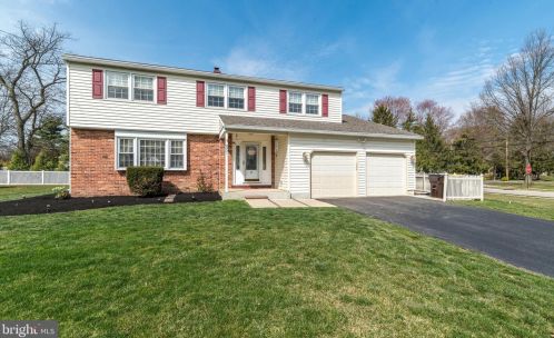 2921 Toll Gate Dr, Norristown, PA 19403-4038