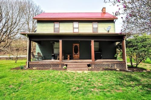 296 Amity Ridge Rd, Amity, PA 15311-1314