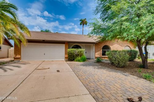 2210 Mariposa St, Chandler, AZ 85224-2147