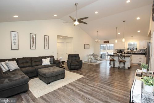 32371 Cobbs Creek Rd, Laurel, DE 19956-4087
