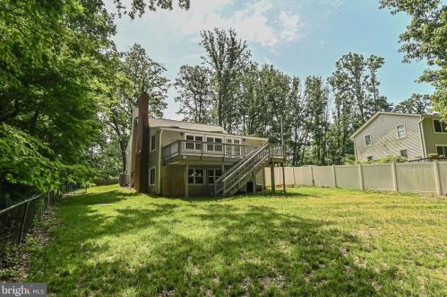 7806 Oak St, Falls Church, VA 22043-3122