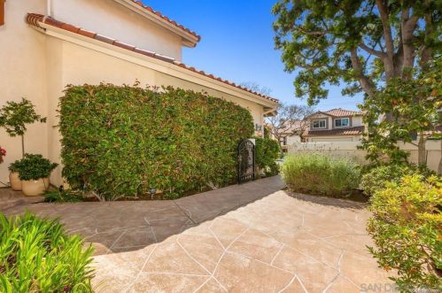 3956 Caminito Cassis, San Diego, CA 92122-1992