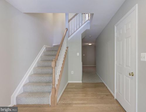 2432 Clover Field Cir, Herndon VA  20171-4325 exterior