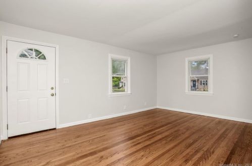 123 Woodland Dr, Milford CT  06460-5029 exterior