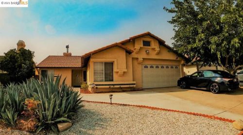 14241 La Mirada St, Victorville, CA 92392-5417