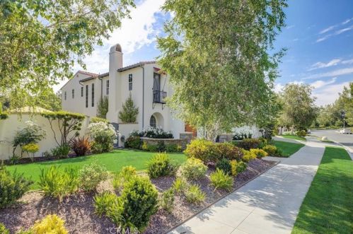 26907 Woodlands Dr, Santa Clarita, CA 91355-4947