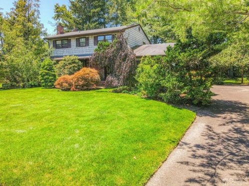 8 Irene Ct, East Brunswick, NJ 08816-2223