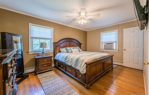 4 Riverview Rd, Uncasville CT  06382-1914 exterior