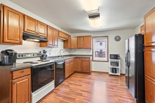 2116 Marshall St, Manitowoc, WI 54220-4932