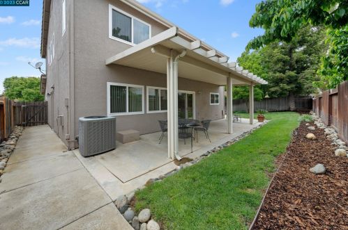 932 Anderson Cir, Woodland CA  95776-5100 exterior