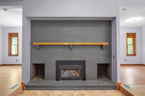 65 Pelham Rd, Salem, NH 03079-2827