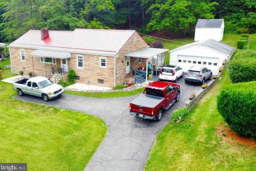 5046 Frankfort Hwy, Ridgeley, WV 26753