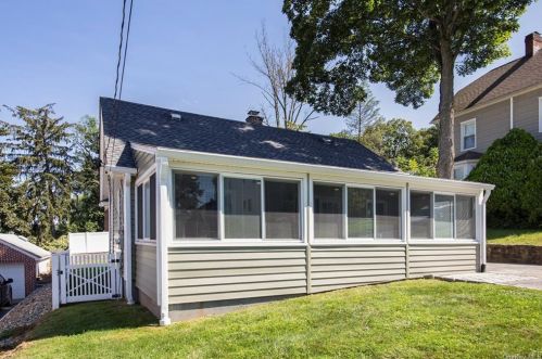 61 Grant Pl, Thornwood NY  10594-1435 exterior