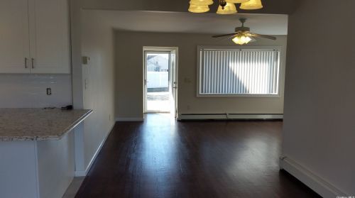 4 Oxford Ln, Bethpage NY  11714-1011 exterior