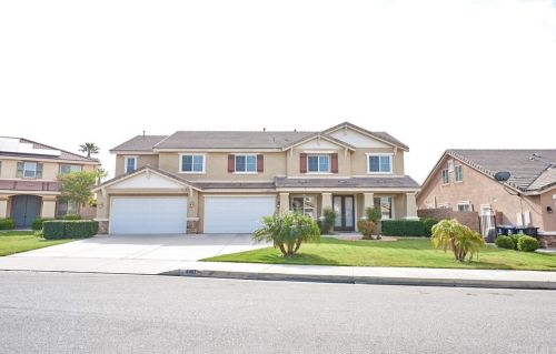6407 Angels Peak Dr, San Bernardino, CA 92407-5194