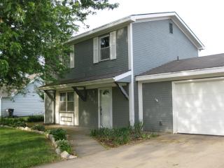 3301 Valleywood Dr, Manhattan KS  66502-7206 exterior