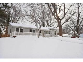 2700 Pascal St, Saint Paul, MN 55113-1869