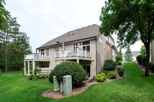 505 Heather Glen Ct, Waukesha, WI 53188-3944