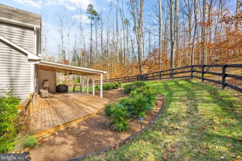 9085 Bristow Woods Ct, Nokesville VA  20181 exterior