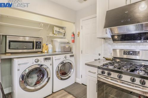 24494 Leona Dr, Hayward CA  94542-1010 exterior