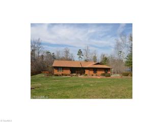 103 Mersey Rd, Greensboro, NC 27406-8115