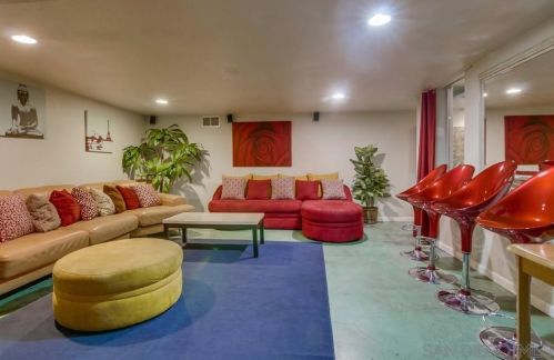 4111 Bayard St, San Diego CA 92109-4039 exterior