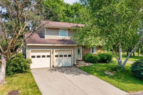 2212 Open Meadow Cir, Bridgeville, PA 15017-1618