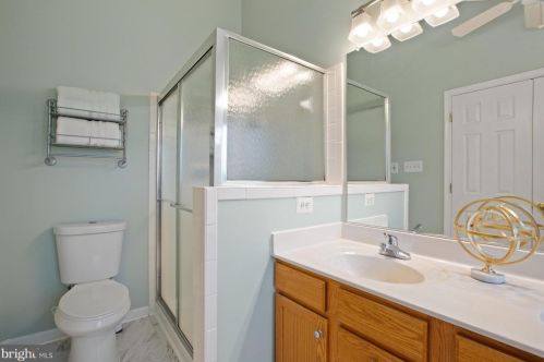 6724 Emmanuel Ct, Gainesville VA  20155-1492 exterior