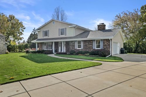 1009 Towerside Ct, Oconomowoc, WI 53066-3926