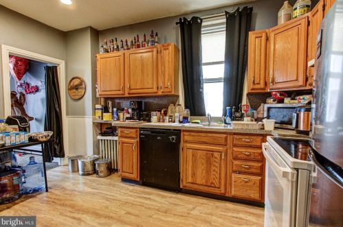 558 Stanbridge St, Norristown PA  19401-5312 exterior