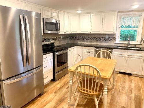 19 Academy St, Oxford, NJ 07863-3031