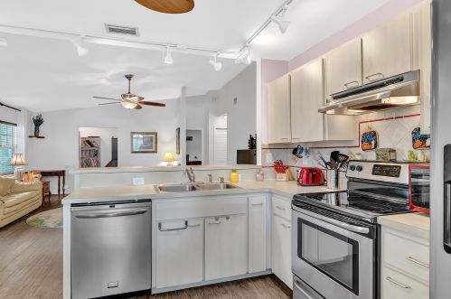 1166 37 Ave, Vero Beach FL 32960-2534 exterior