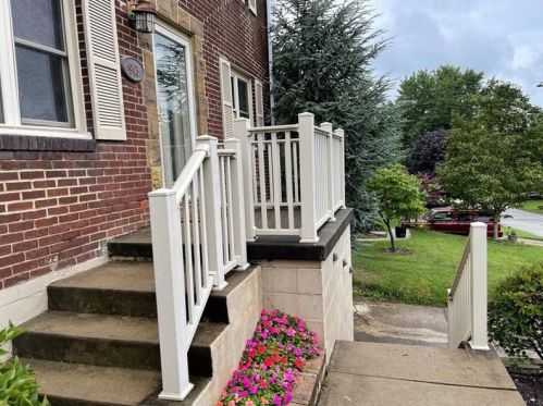 943 Lilly Ln, Pittsburgh, PA 15221-3911