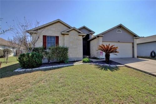 302 Little Lake Rd, Monadale, TX 78634-5120