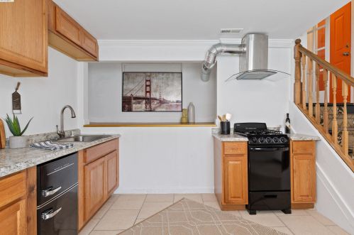 2624 77th Ave, Oakland CA  94605-2814 exterior