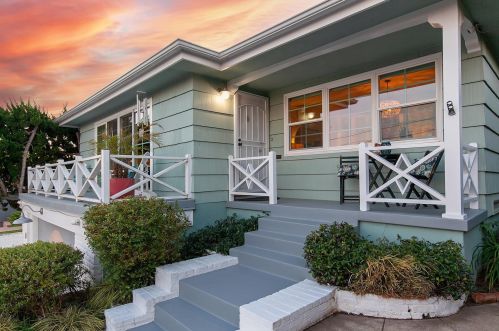 970 Tarento Dr, San Diego, CA 92106-2828