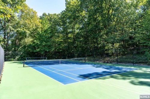 5405 Richmond Rd, West Milford Lakes NJ  07480-1939 exterior