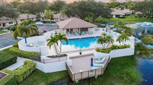 822 Club Dr, West Palm Beach, FL 33418-7057