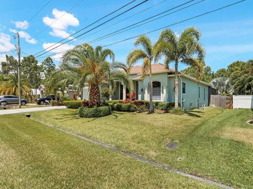 5777 Wesley Rd, Fort Pierce, FL 34986-4207