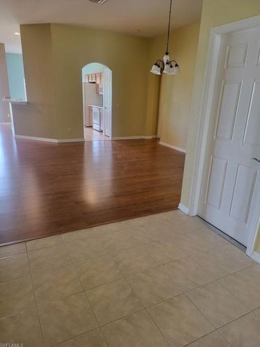 2888 Blossom Ct, Naples, FL 34120-7528