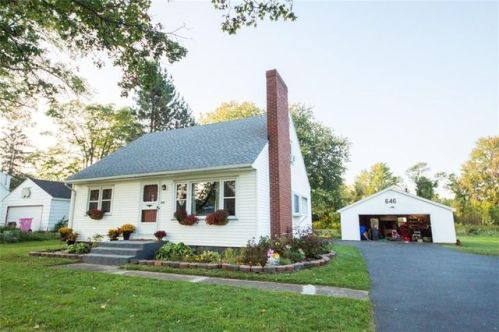 646 Ogden Parma Town Line Rd, Spencerport, NY 14559-1104