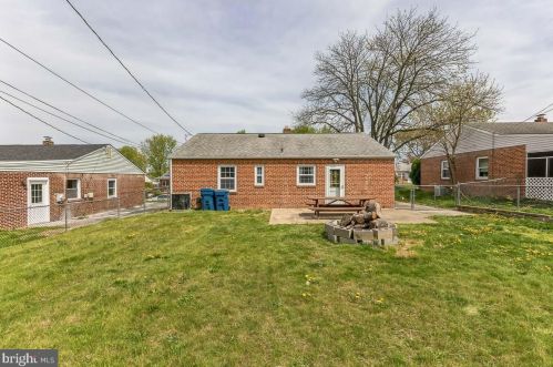 239 Sykes Rd, New Castle DE  19720-1813 exterior