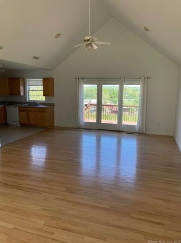 1923 Hartford Tpke, North Haven, CT 06473-1031