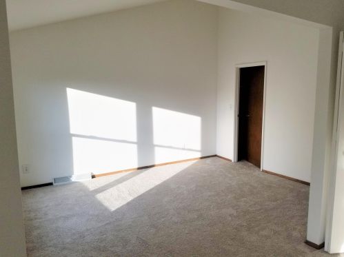 6987 Glenbrook Rd, Milwaukee WI  53223-1111 exterior