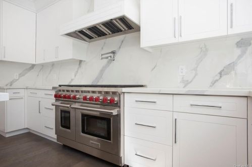 19 Rugby Rd, New Rochelle NY  10804-3924 exterior