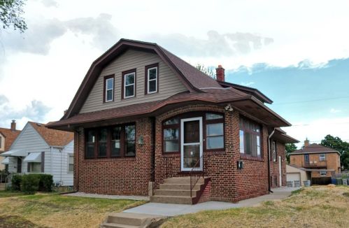 3542 17th St, Milwaukee, WI 53221-1650